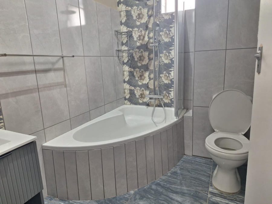 2 Bedroom Property for Sale in Bonaero Park Gauteng