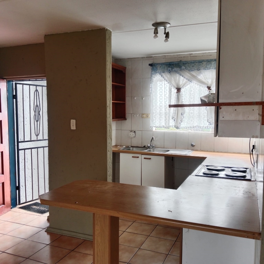 2 Bedroom Property for Sale in Vorna Valley Gauteng