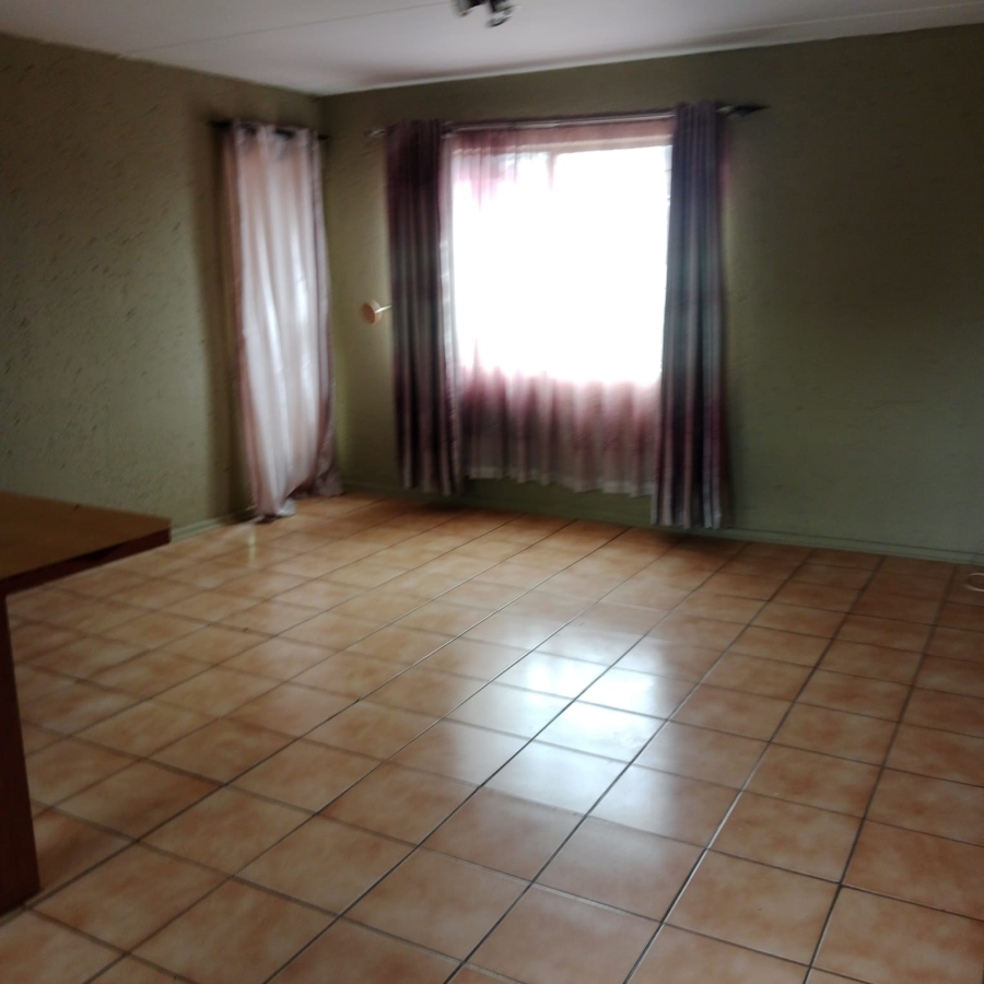 2 Bedroom Property for Sale in Vorna Valley Gauteng