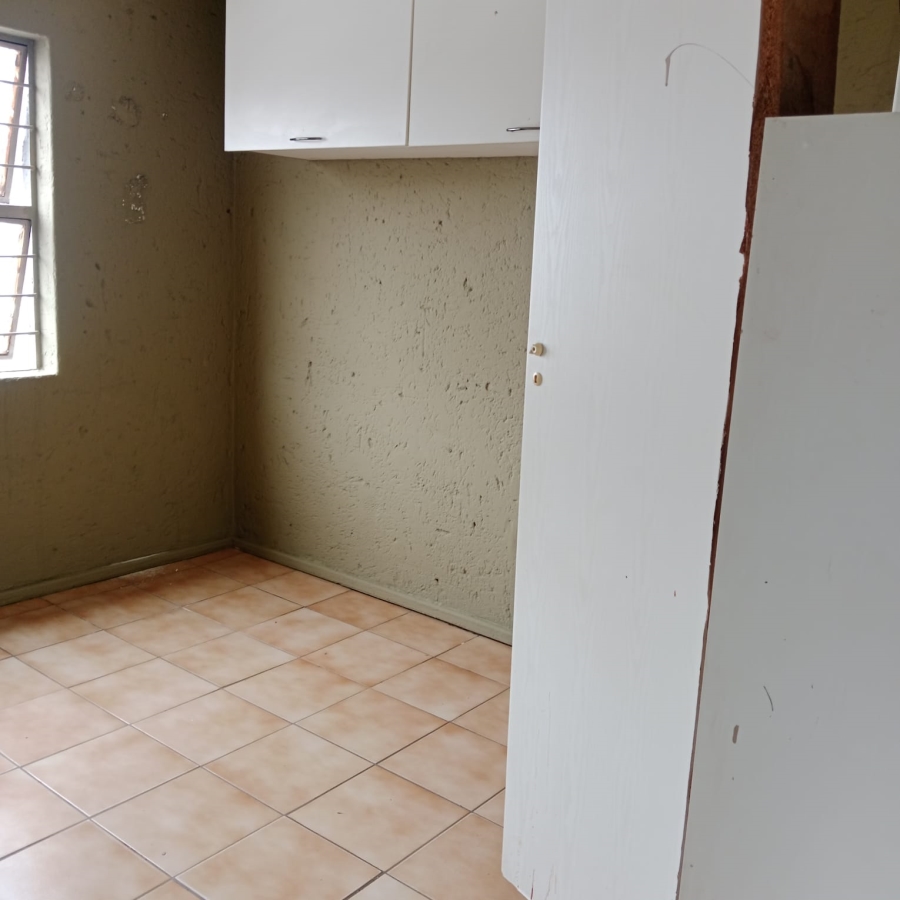 2 Bedroom Property for Sale in Vorna Valley Gauteng