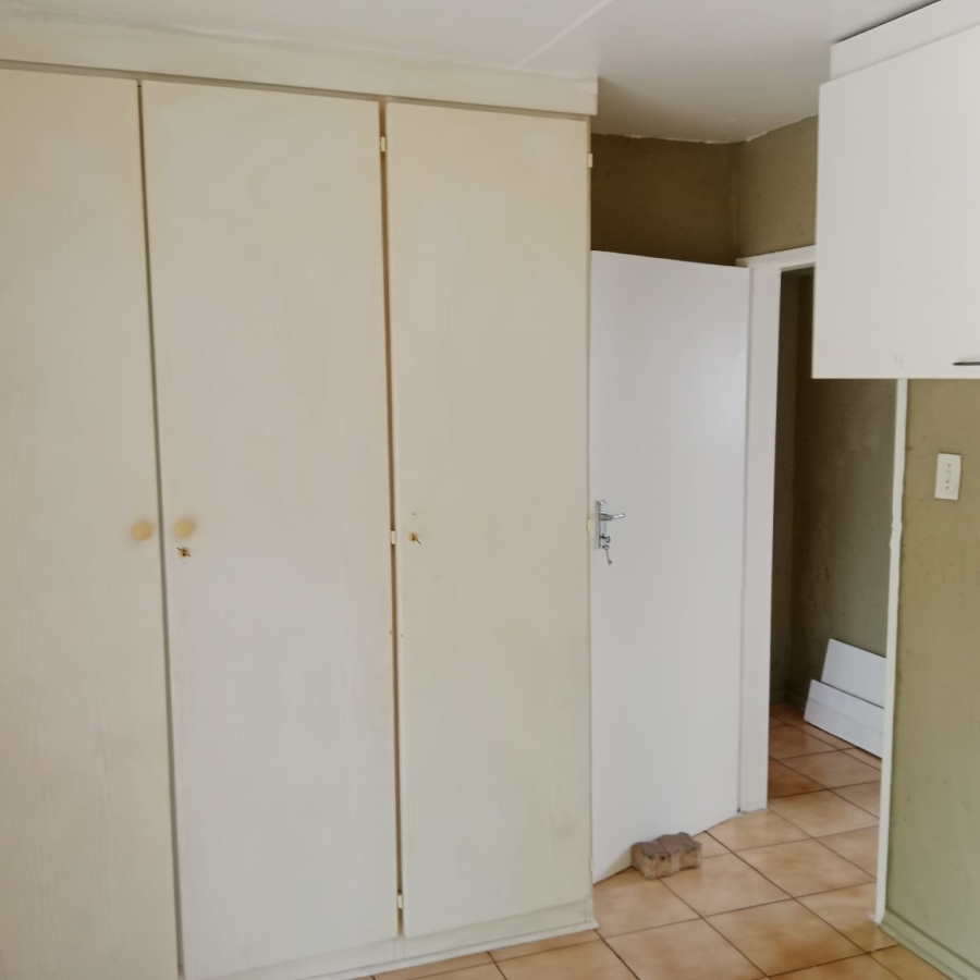 2 Bedroom Property for Sale in Vorna Valley Gauteng