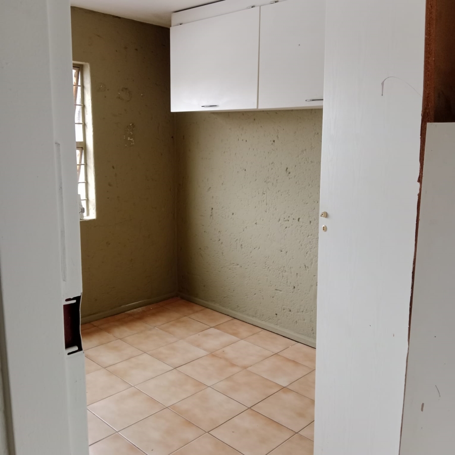 2 Bedroom Property for Sale in Vorna Valley Gauteng