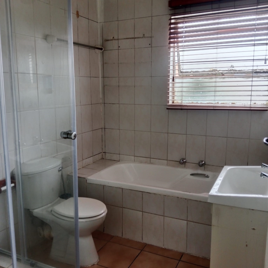 2 Bedroom Property for Sale in Vorna Valley Gauteng