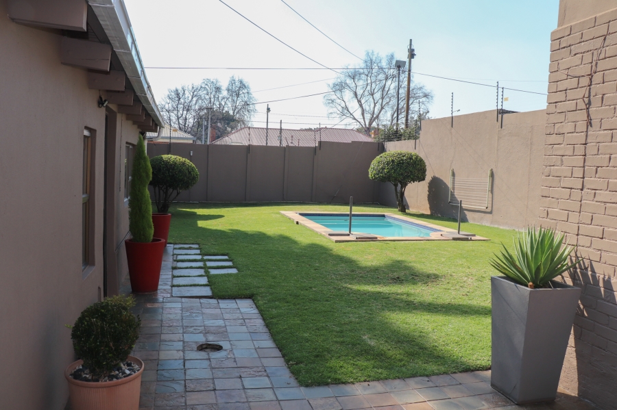 To Let 3 Bedroom Property for Rent in Orange Grove Gauteng