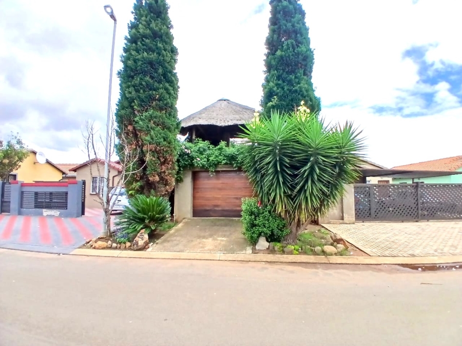 3 Bedroom Property for Sale in Windmill Park Gauteng