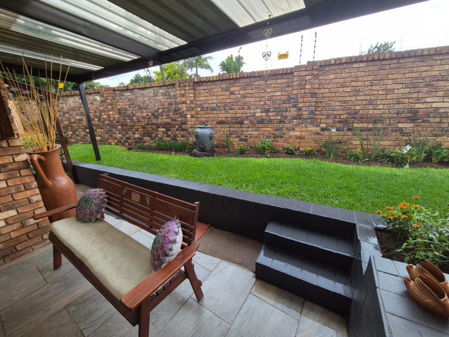 2 Bedroom Property for Sale in Montana Park Gauteng