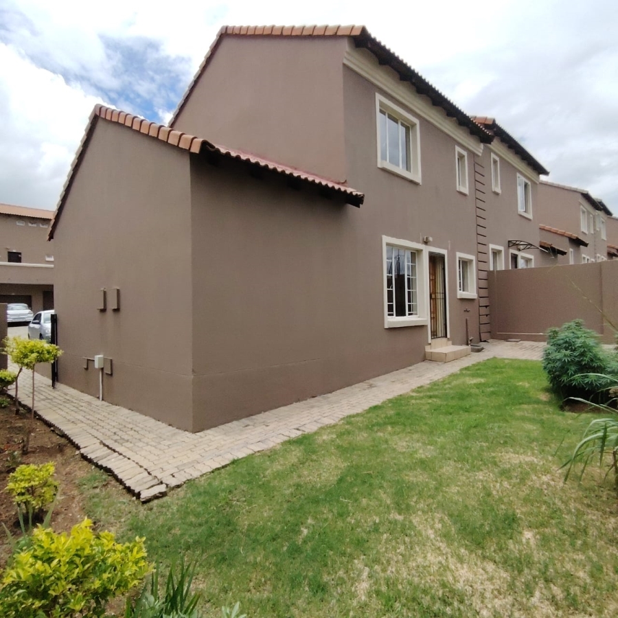 2 Bedroom Property for Sale in Halfway Gardens Gauteng