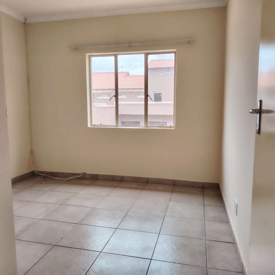 2 Bedroom Property for Sale in Halfway Gardens Gauteng