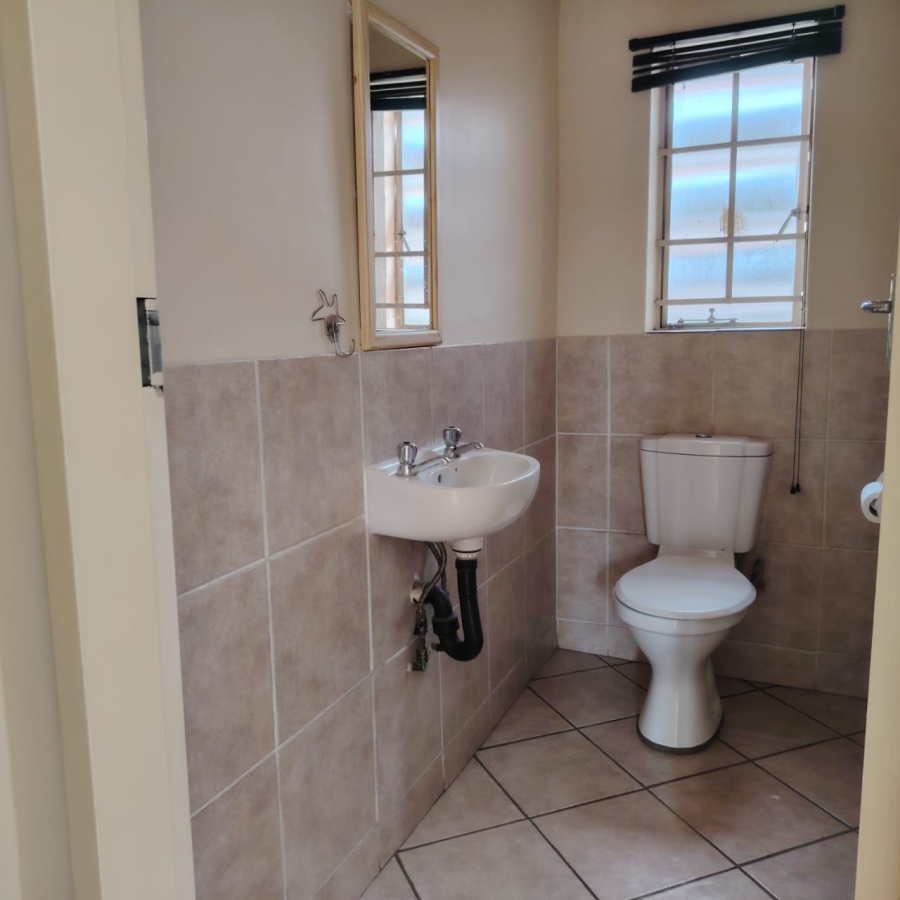 2 Bedroom Property for Sale in Halfway Gardens Gauteng