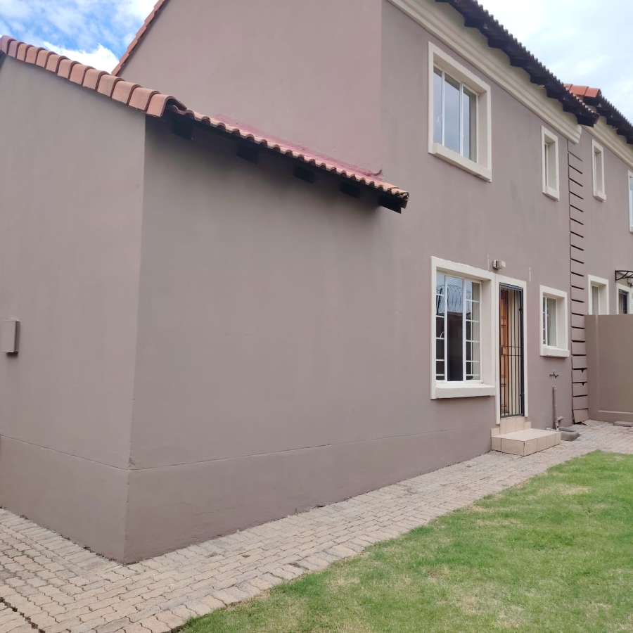 2 Bedroom Property for Sale in Halfway Gardens Gauteng