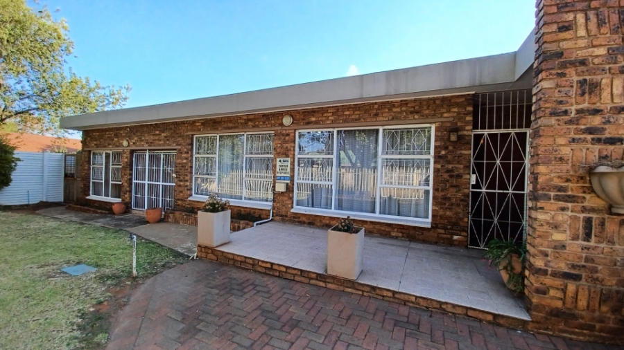 4 Bedroom Property for Sale in Vanderbijlpark SE 2 Gauteng