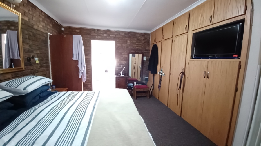 4 Bedroom Property for Sale in Vanderbijlpark SE 2 Gauteng