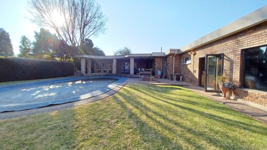 4 Bedroom Property for Sale in Vanderbijlpark SE 2 Gauteng