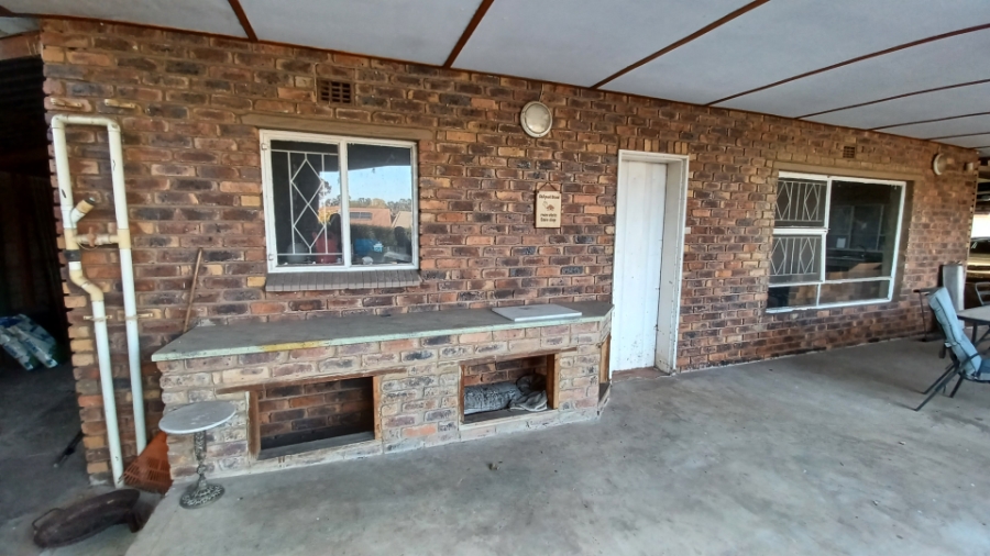 4 Bedroom Property for Sale in Vanderbijlpark SE 2 Gauteng