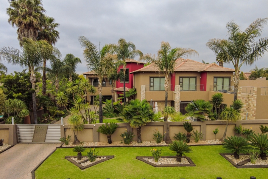 6 Bedroom Property for Sale in Sunward Park Gauteng