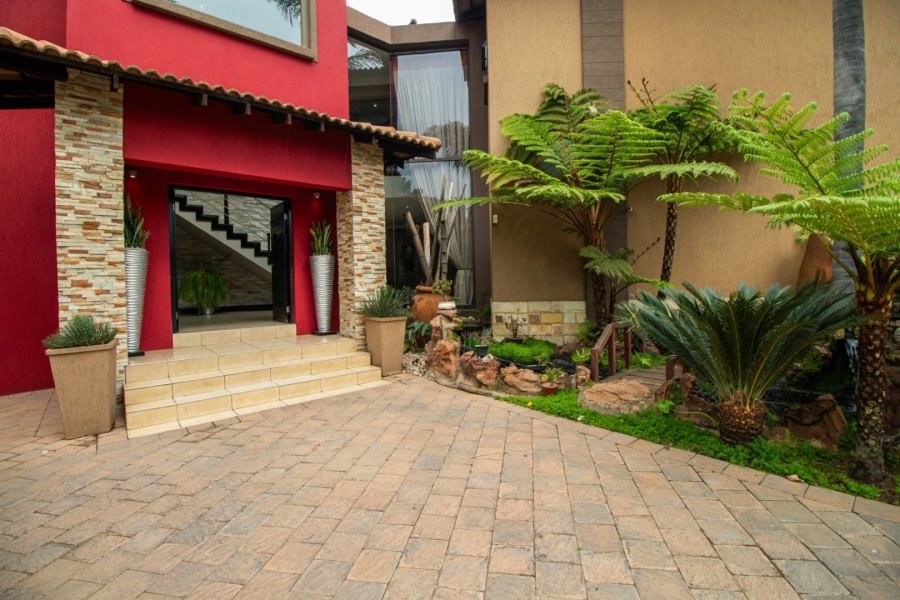 6 Bedroom Property for Sale in Sunward Park Gauteng