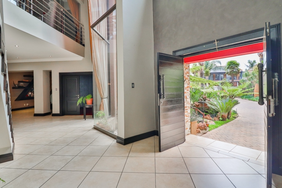 6 Bedroom Property for Sale in Sunward Park Gauteng