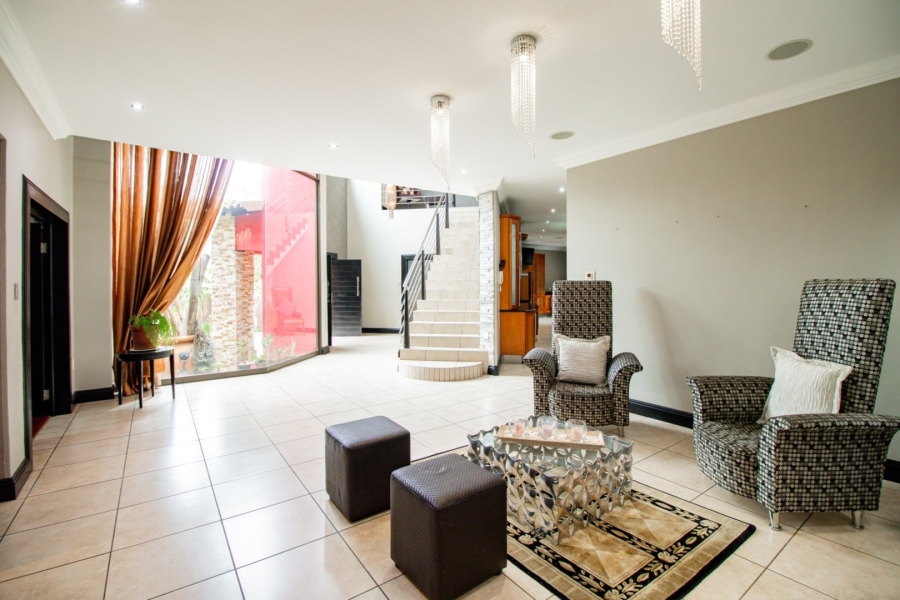 6 Bedroom Property for Sale in Sunward Park Gauteng