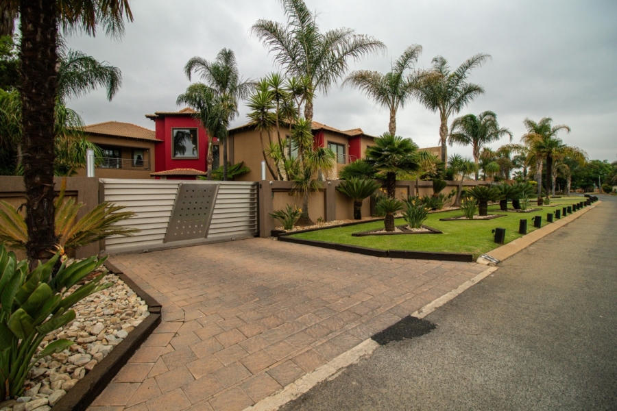 6 Bedroom Property for Sale in Sunward Park Gauteng