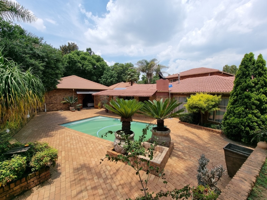 6 Bedroom Property for Sale in Sunward Park Gauteng