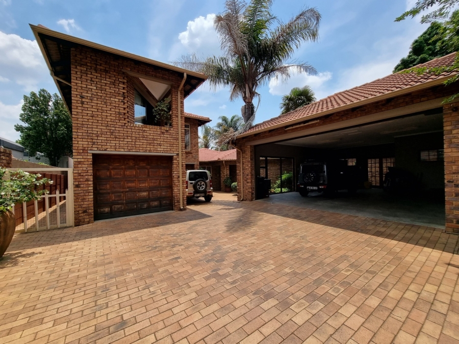 6 Bedroom Property for Sale in Sunward Park Gauteng