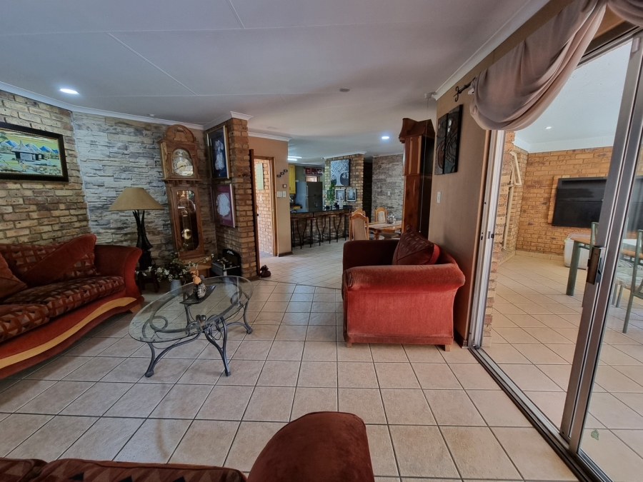 6 Bedroom Property for Sale in Sunward Park Gauteng