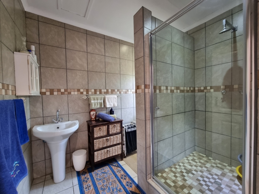 6 Bedroom Property for Sale in Sunward Park Gauteng