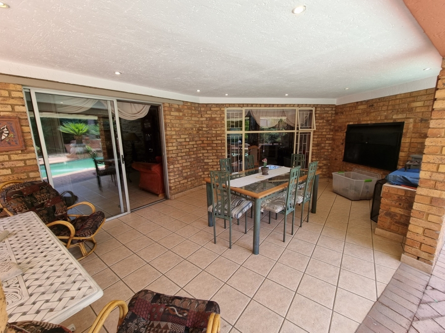 6 Bedroom Property for Sale in Sunward Park Gauteng