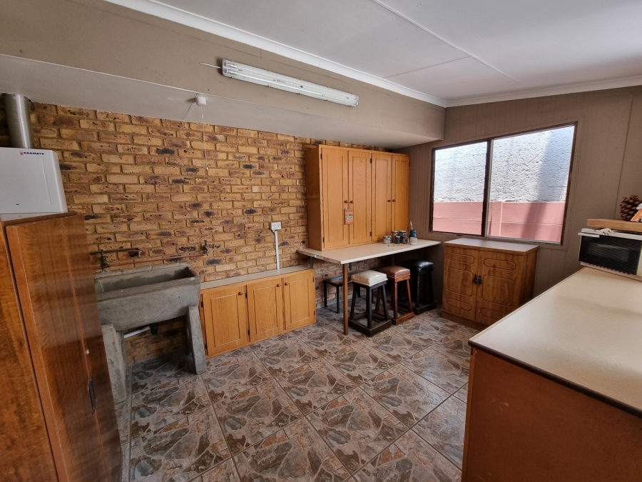 6 Bedroom Property for Sale in Sunward Park Gauteng