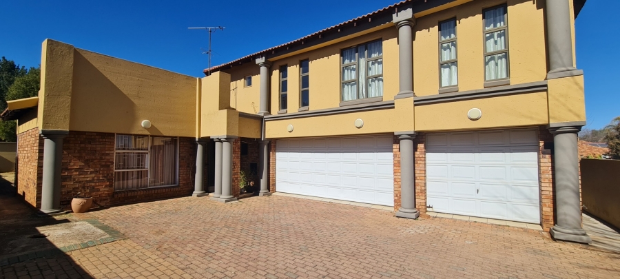 To Let 4 Bedroom Property for Rent in Sonneveld Gauteng