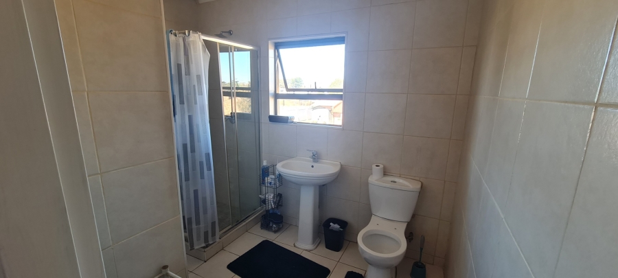 To Let 4 Bedroom Property for Rent in Sonneveld Gauteng