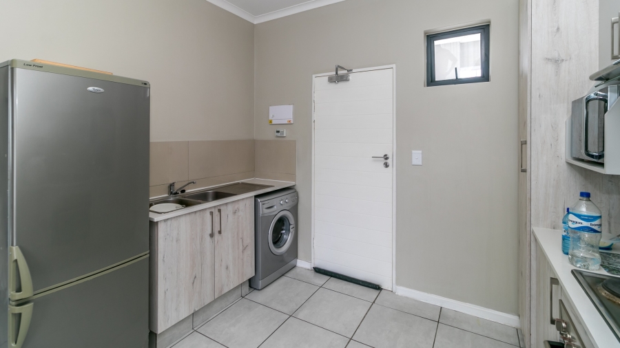 1 Bedroom Property for Sale in Grand Central Gauteng