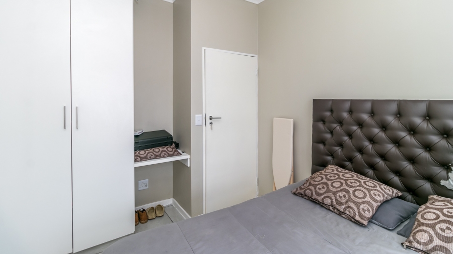 1 Bedroom Property for Sale in Grand Central Gauteng