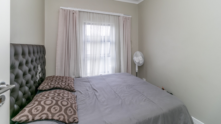 1 Bedroom Property for Sale in Grand Central Gauteng