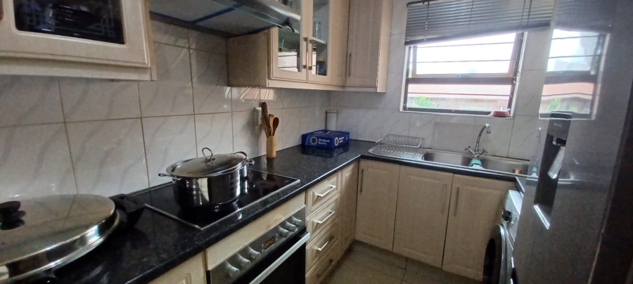 2 Bedroom Property for Sale in Bedfordview Gauteng