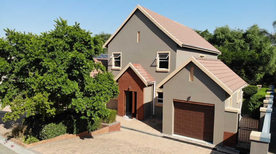 3 Bedroom Property for Sale in Greenstone Hill Gauteng