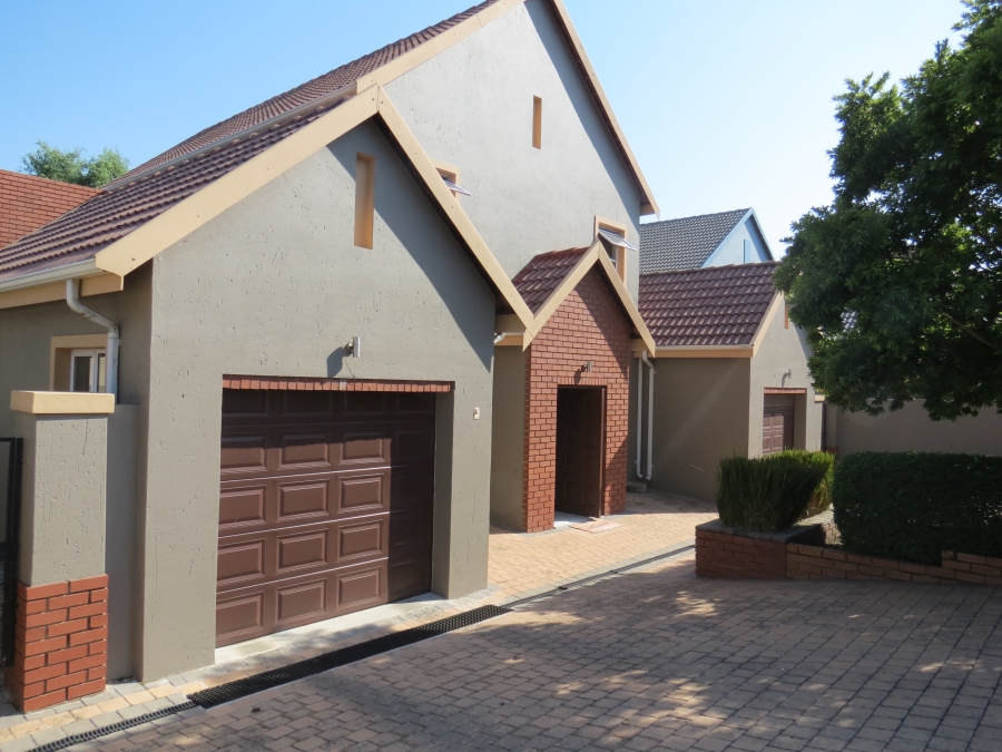 3 Bedroom Property for Sale in Greenstone Hill Gauteng