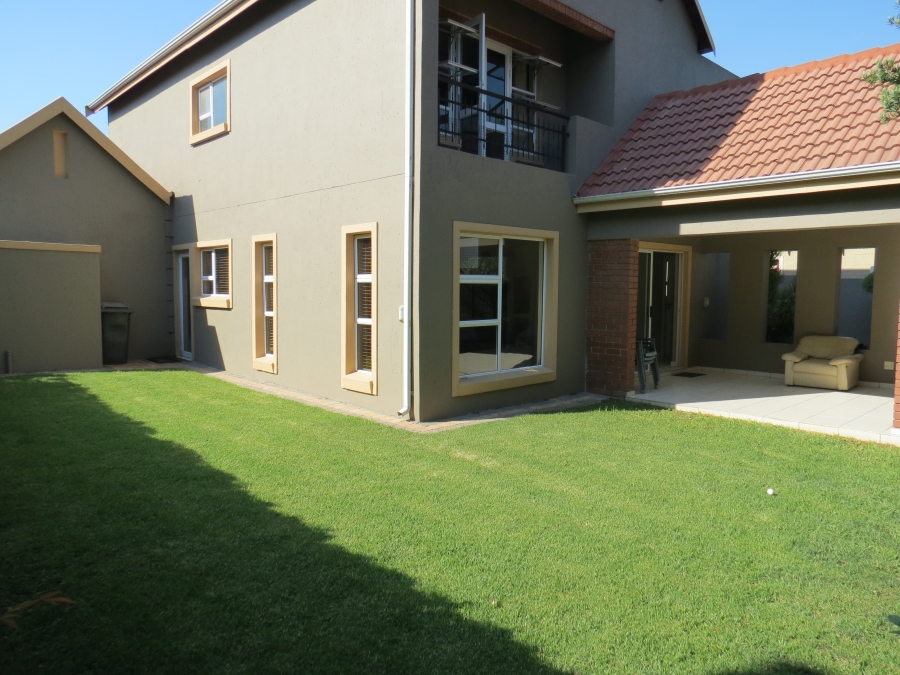 3 Bedroom Property for Sale in Greenstone Hill Gauteng