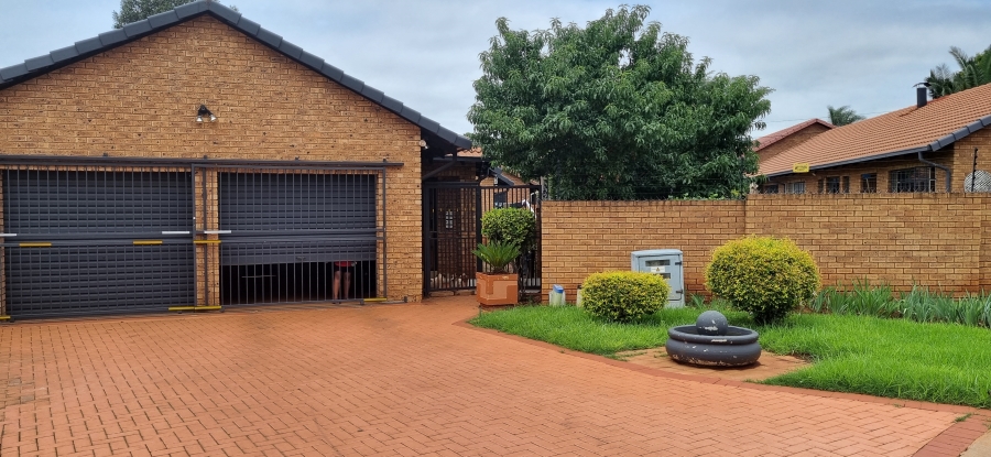 3 Bedroom Property for Sale in Wierda Park Gauteng