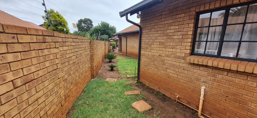 3 Bedroom Property for Sale in Wierda Park Gauteng