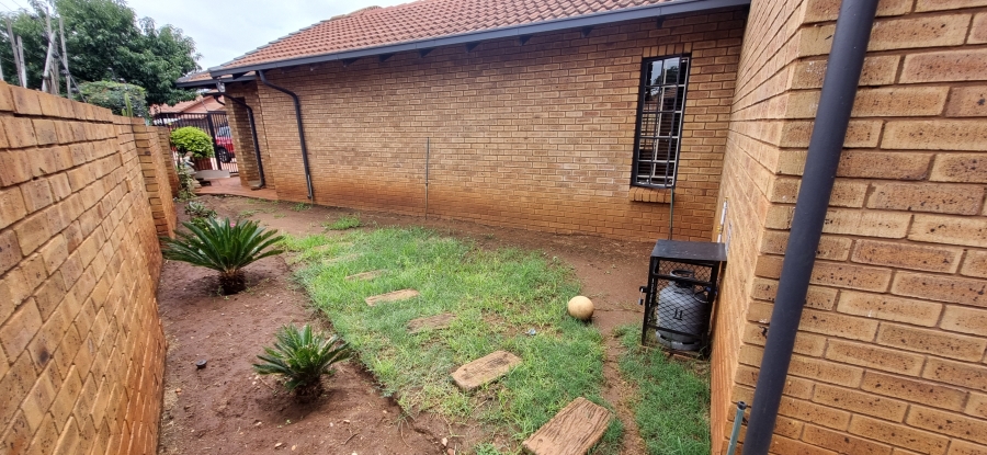 3 Bedroom Property for Sale in Wierda Park Gauteng