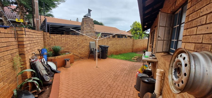 3 Bedroom Property for Sale in Wierda Park Gauteng