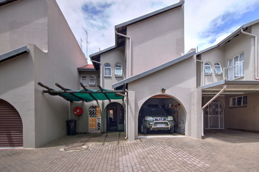 3 Bedroom Property for Sale in Glen Marais Gauteng