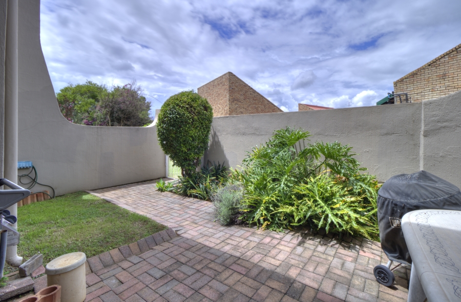 3 Bedroom Property for Sale in Glen Marais Gauteng