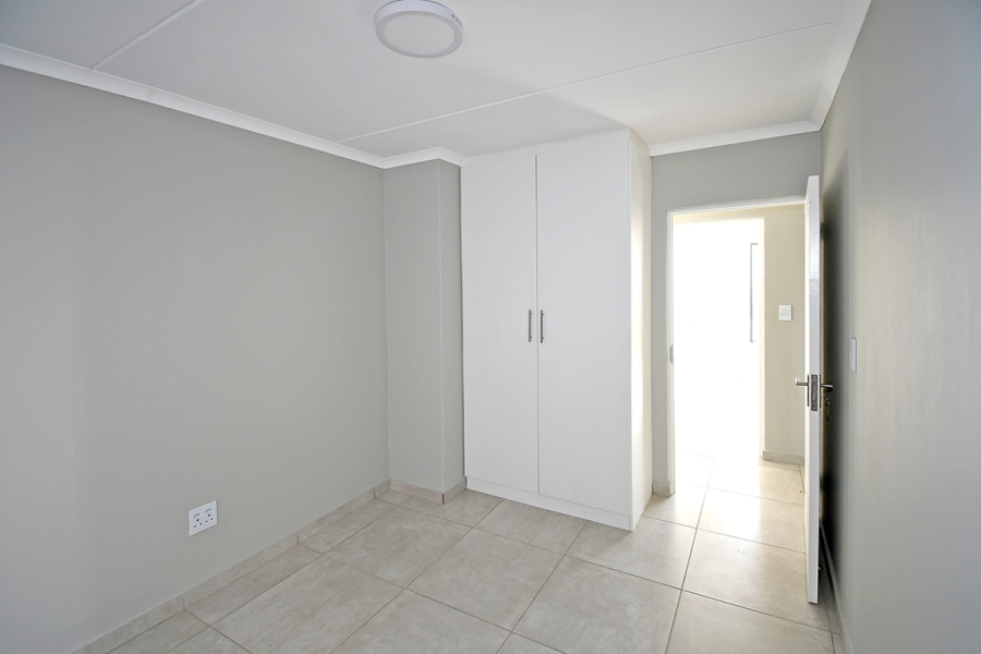 To Let 2 Bedroom Property for Rent in Glen Marais Gauteng