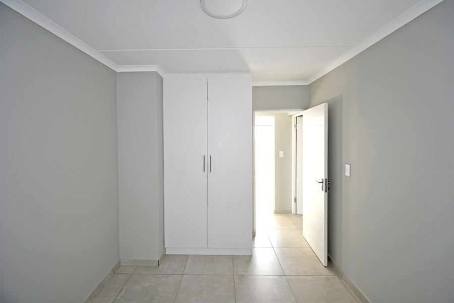 To Let 2 Bedroom Property for Rent in Glen Marais Gauteng