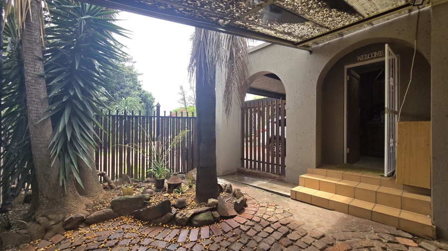 5 Bedroom Property for Sale in Garsfontein Gauteng