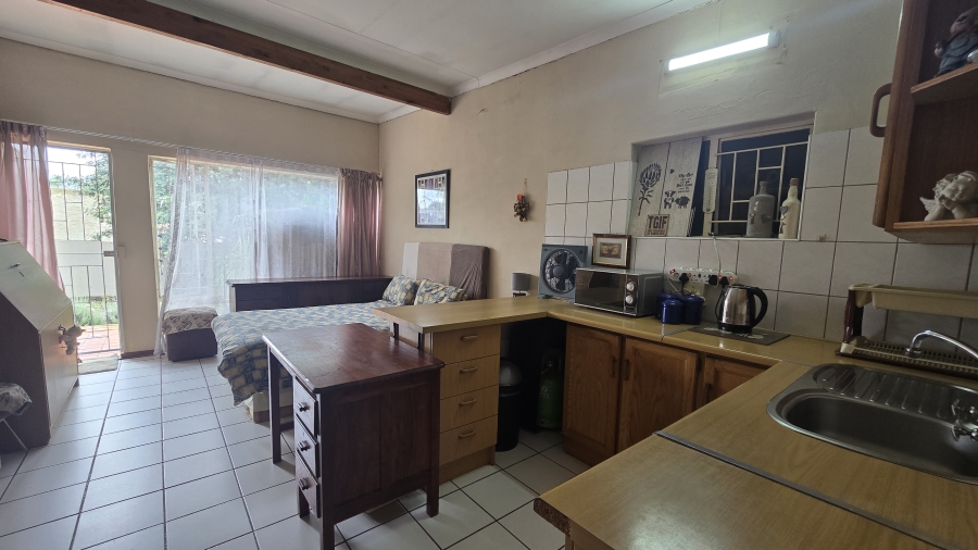 5 Bedroom Property for Sale in Garsfontein Gauteng