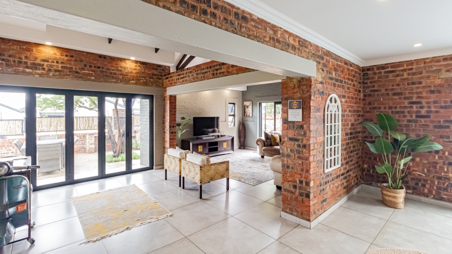 5 Bedroom Property for Sale in Tygerberg Country Estate Gauteng