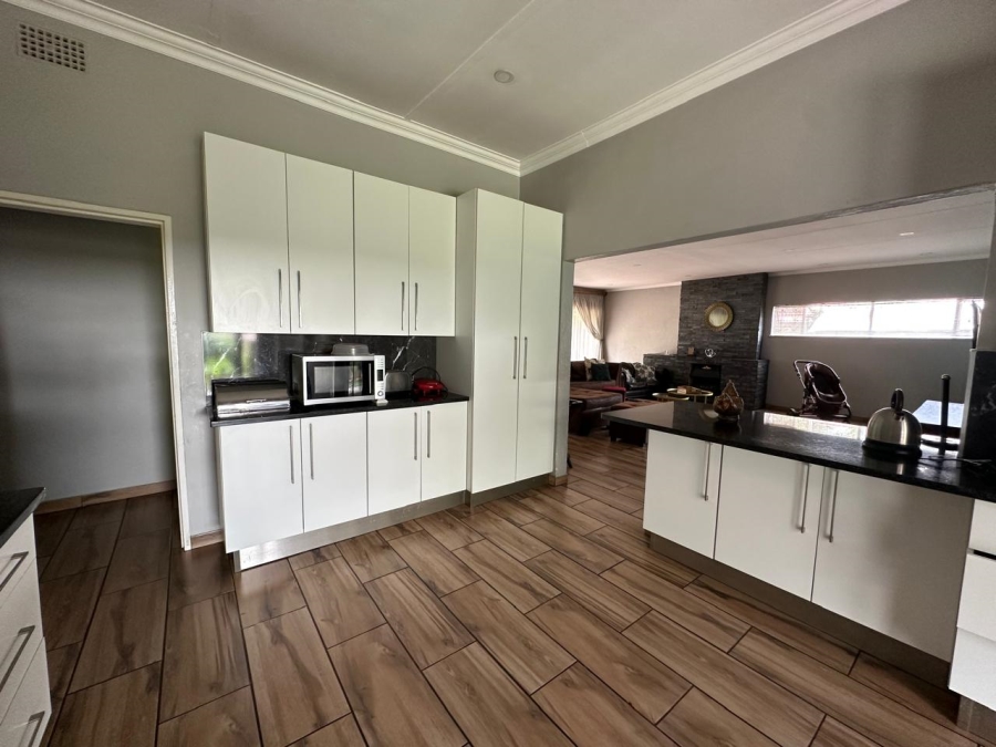 To Let 3 Bedroom Property for Rent in Edendale Gauteng